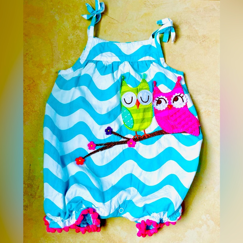 Mud pie onsie 12-18 months super cute and great condition